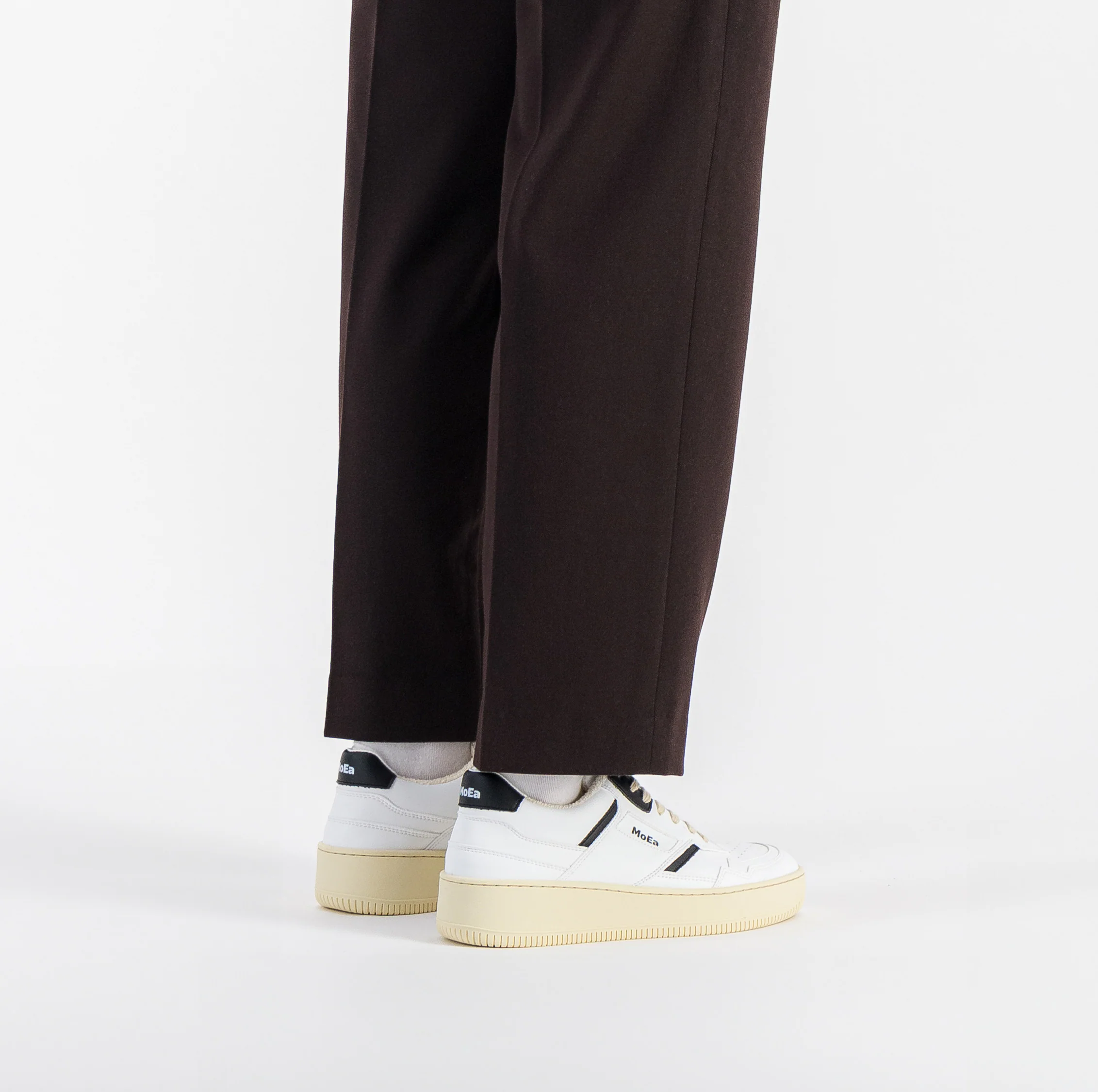 GEN1 - Grapes Retro White & Black - Image 4